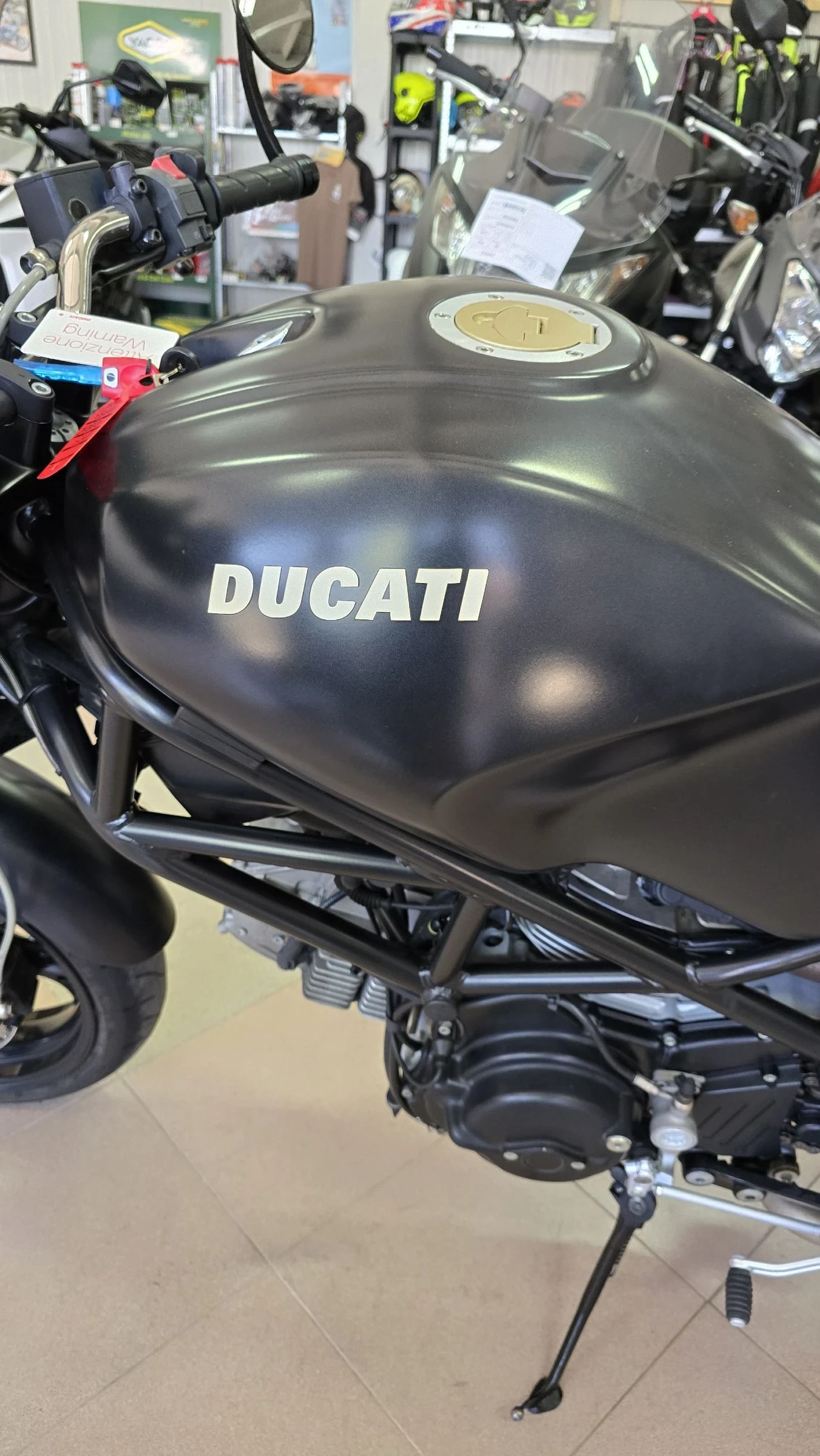 Ducati Monster 695 i Tuning ! Лизинг !, снимка 10 - Мотоциклети и мототехника - 54866111
