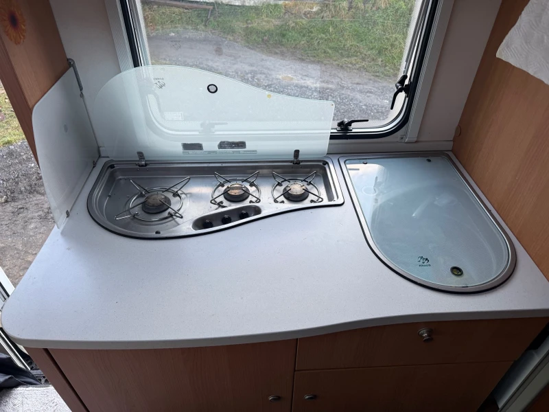 Кемпер Renault Knaus SunTraveller, снимка 12 - Каравани и кемпери - 53322371