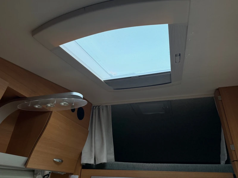 Кемпер Renault Knaus SunTraveller, снимка 9 - Каравани и кемпери - 53322371