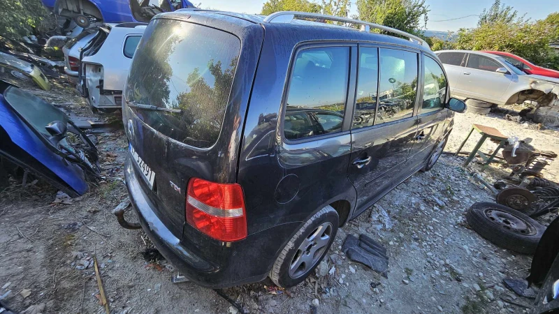 VW Touran 2, 0, снимка 3 - Автомобили и джипове - 46950700