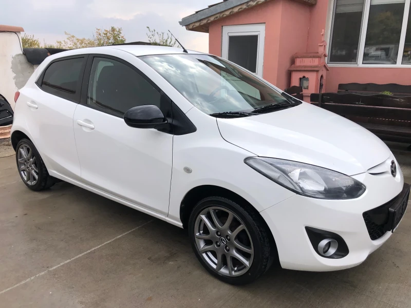 Mazda 2 1.3, снимка 3 - Автомобили и джипове - 47780436