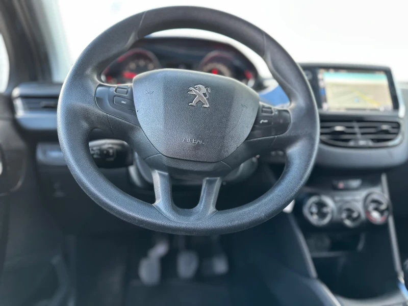 Peugeot 208 1.6 HDI, снимка 12 - Автомобили и джипове - 47840656