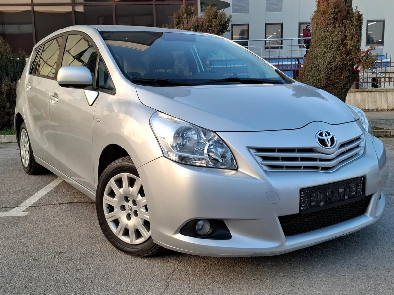 Toyota Verso 2.0D4D 126hp * КЛИМАТРОНИК * EURO 5 * , снимка 2 - Автомобили и джипове - 49090270