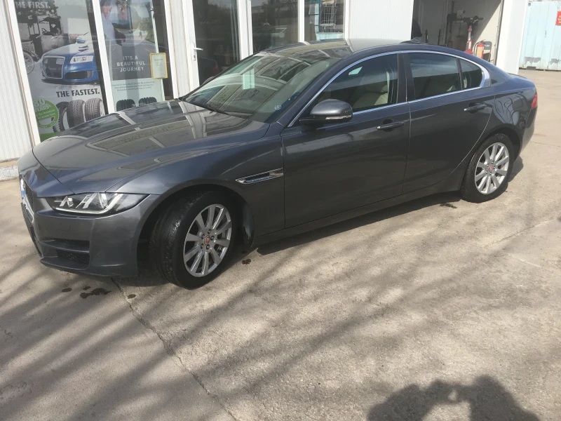 Jaguar XE, снимка 6 - Автомобили и джипове - 49543061