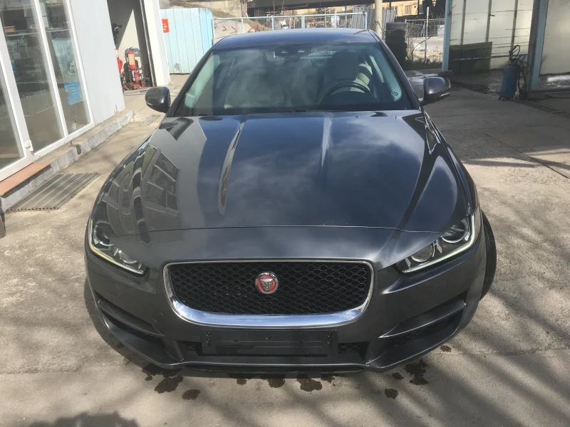 Jaguar XE, снимка 1 - Автомобили и джипове - 49543061