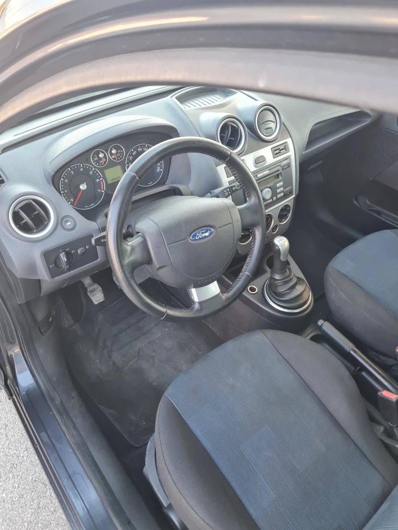 Ford Fiesta 1.3куб. 87к с., снимка 7 - Автомобили и джипове - 50909811