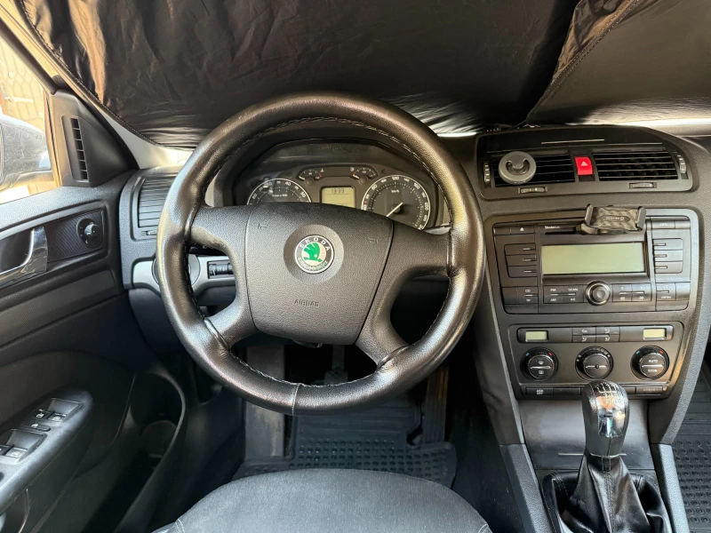 Skoda Octavia Executive 1.8 TSI, снимка 14 - Автомобили и джипове - 52498335