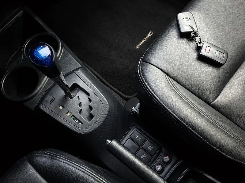 Toyota Prius 1.5E, снимка 9 - Автомобили и джипове - 55559761