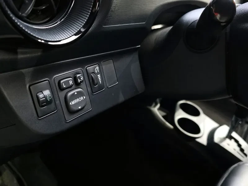 Toyota Prius 1.5E, снимка 14 - Автомобили и джипове - 55559761