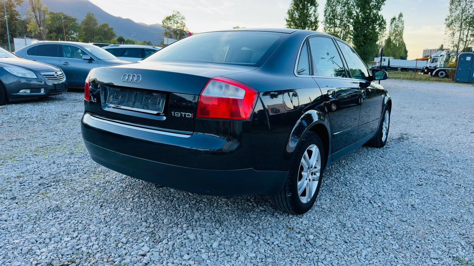 Audi A4 1.9tdi-131k-6ck- Италия - изображение 5