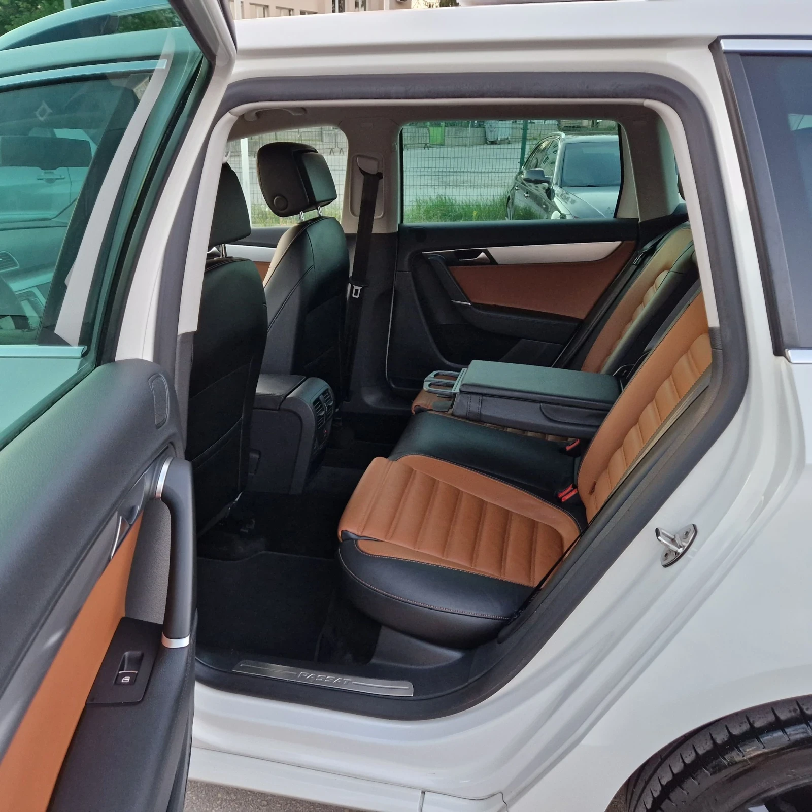 VW Passat 2.0 TDi 4Х4 ДИСТРОНИК ШВЕЙЦАРИЯ  - изображение 10