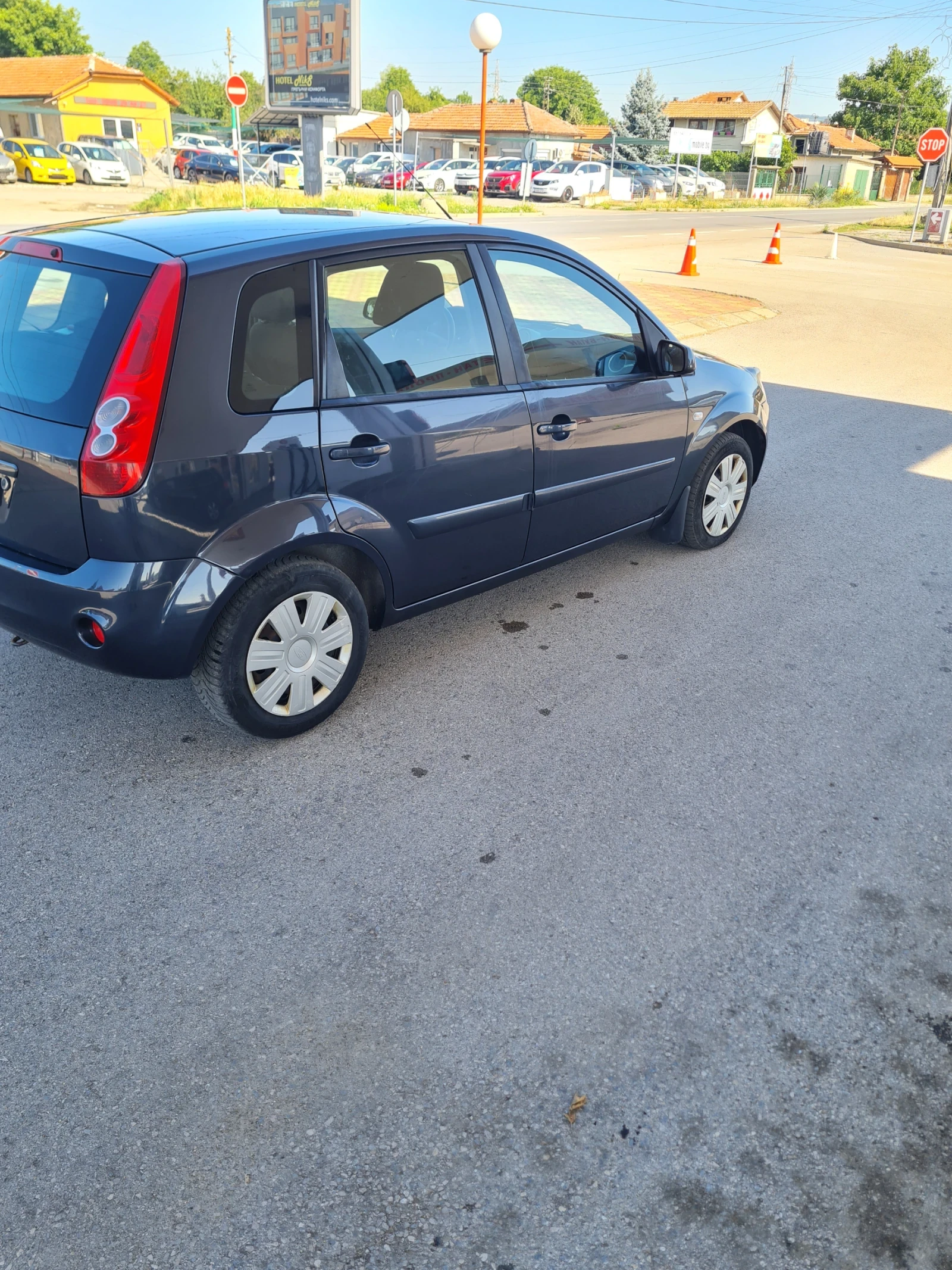 Ford Fiesta 1.3куб. 87к с. - изображение 4