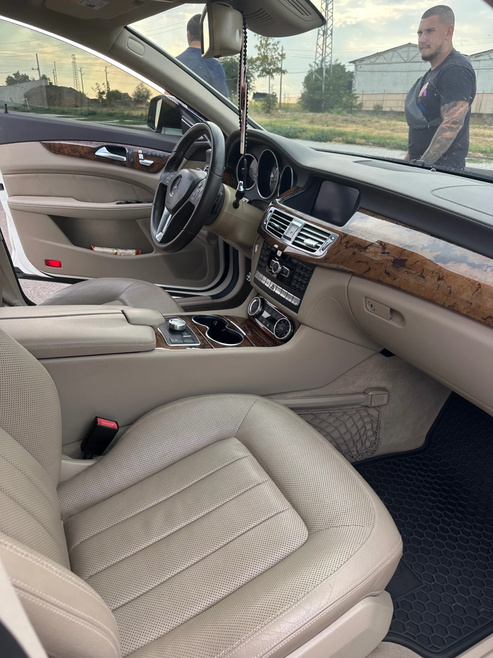 Mercedes-Benz CLS 550  - изображение 10
