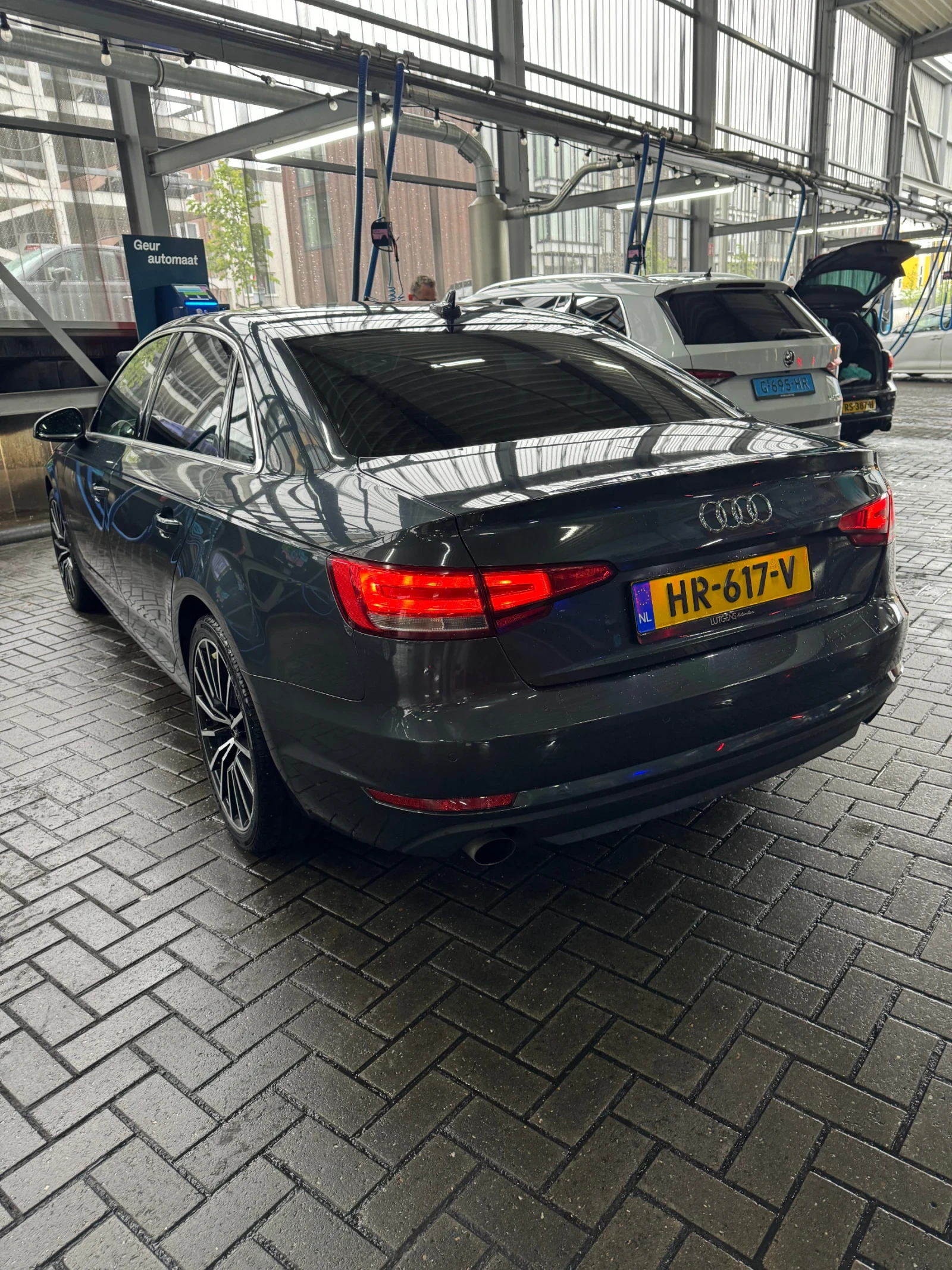 Audi A4  - изображение 2