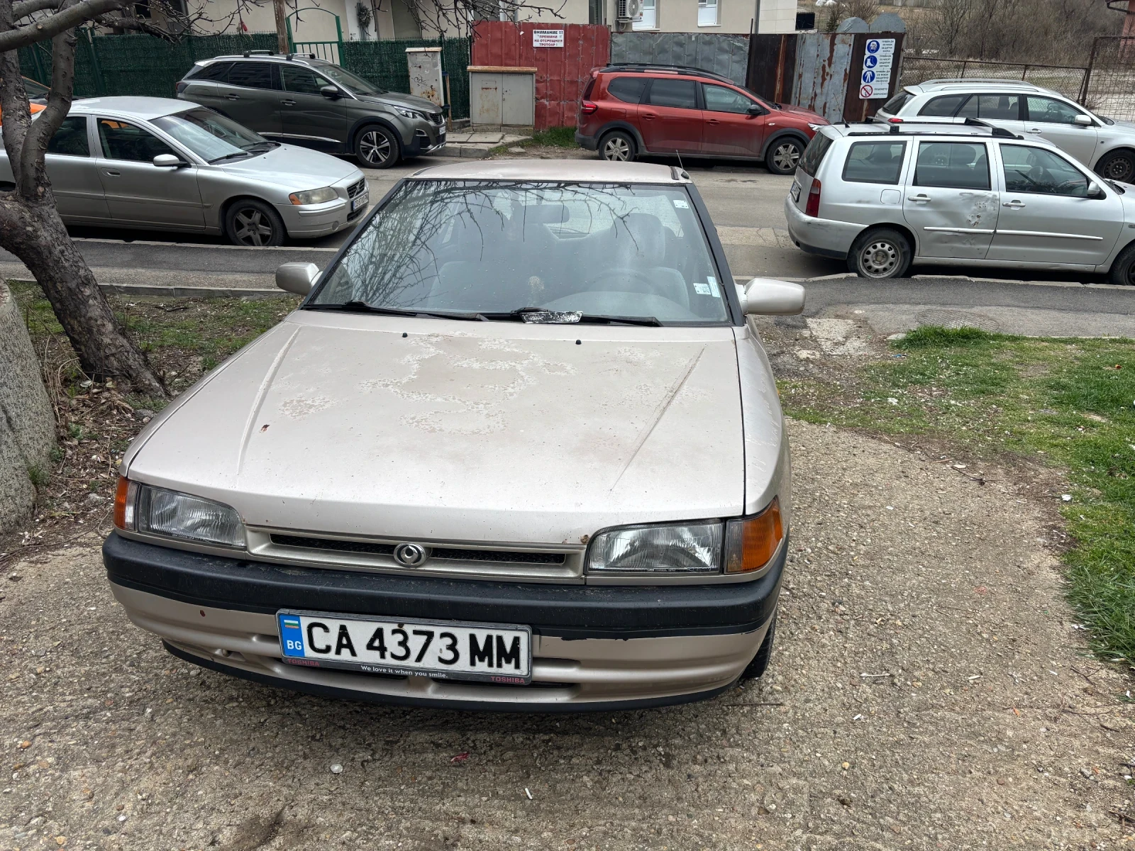 Mazda 323 BG, снимка 2 - Автомобили и джипове - 53951412
