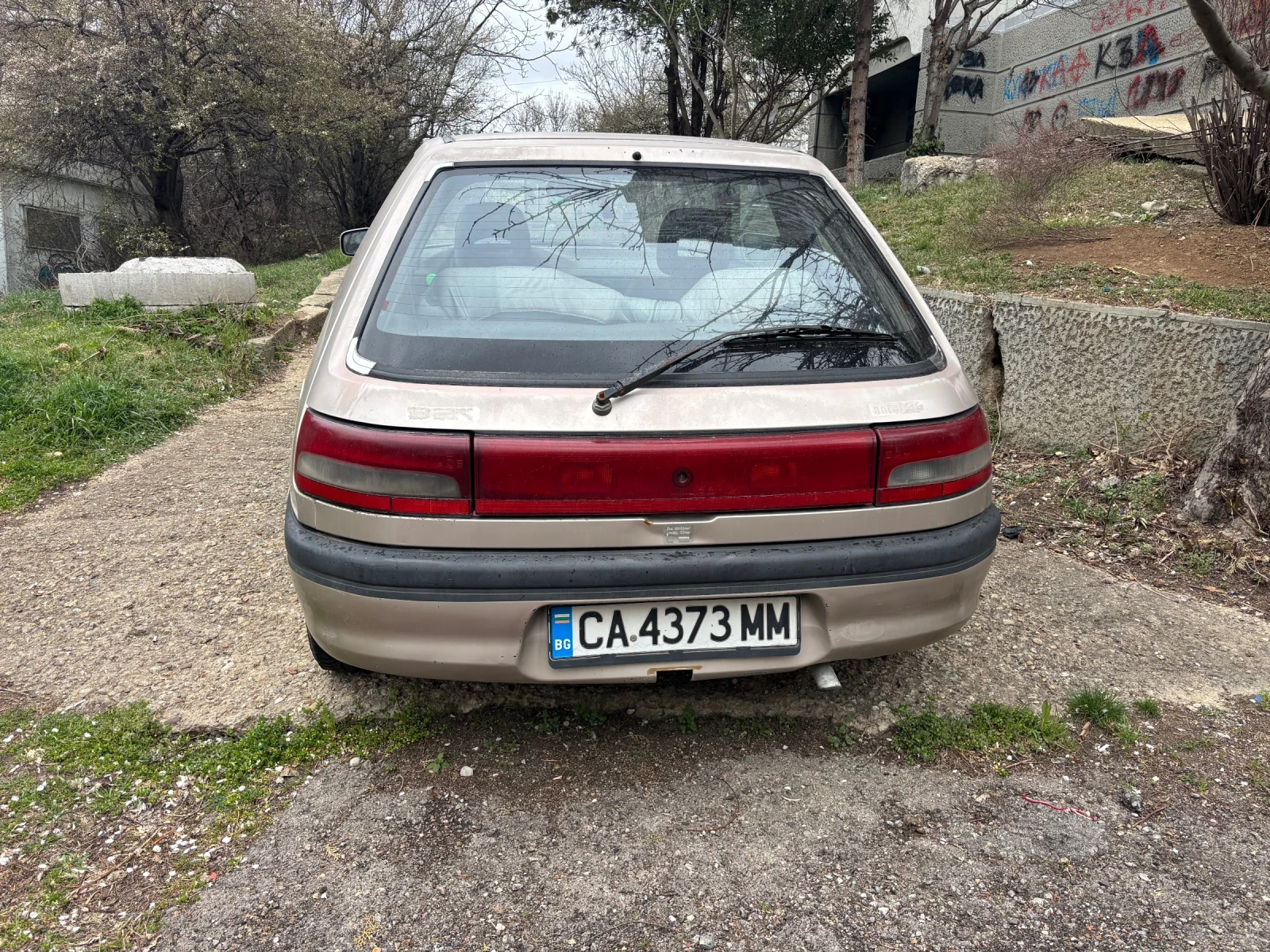 Mazda 323 BG, снимка 3 - Автомобили и джипове - 53951412