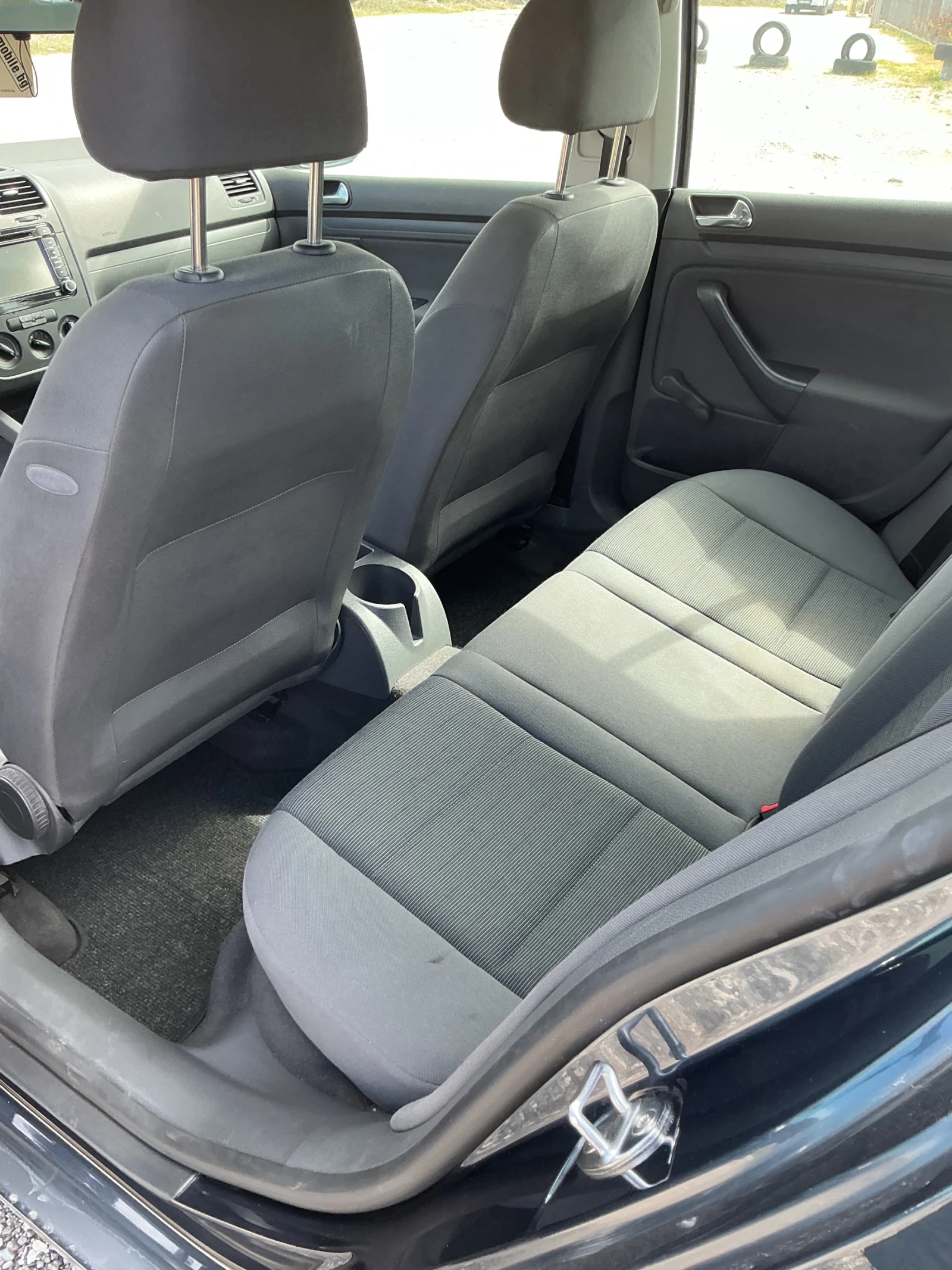 VW Golf 1, 6 i NAVI, снимка 11 - Автомобили и джипове - 54041287