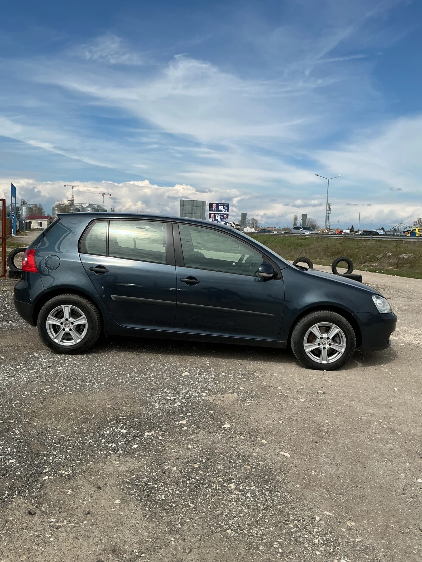 VW Golf 1, 6 i NAVI, снимка 4 - Автомобили и джипове - 54041287