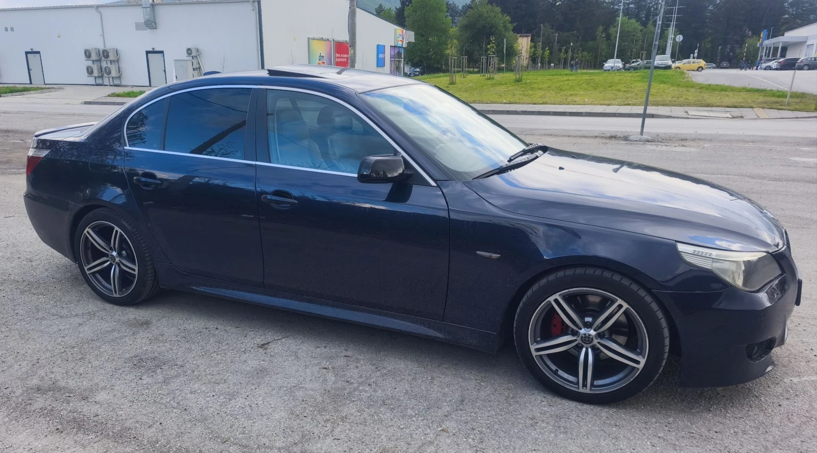 BMW 530 Euro4 218HP Head-Up Distronic Подгрев, снимка 4 - Автомобили и джипове - 54183639