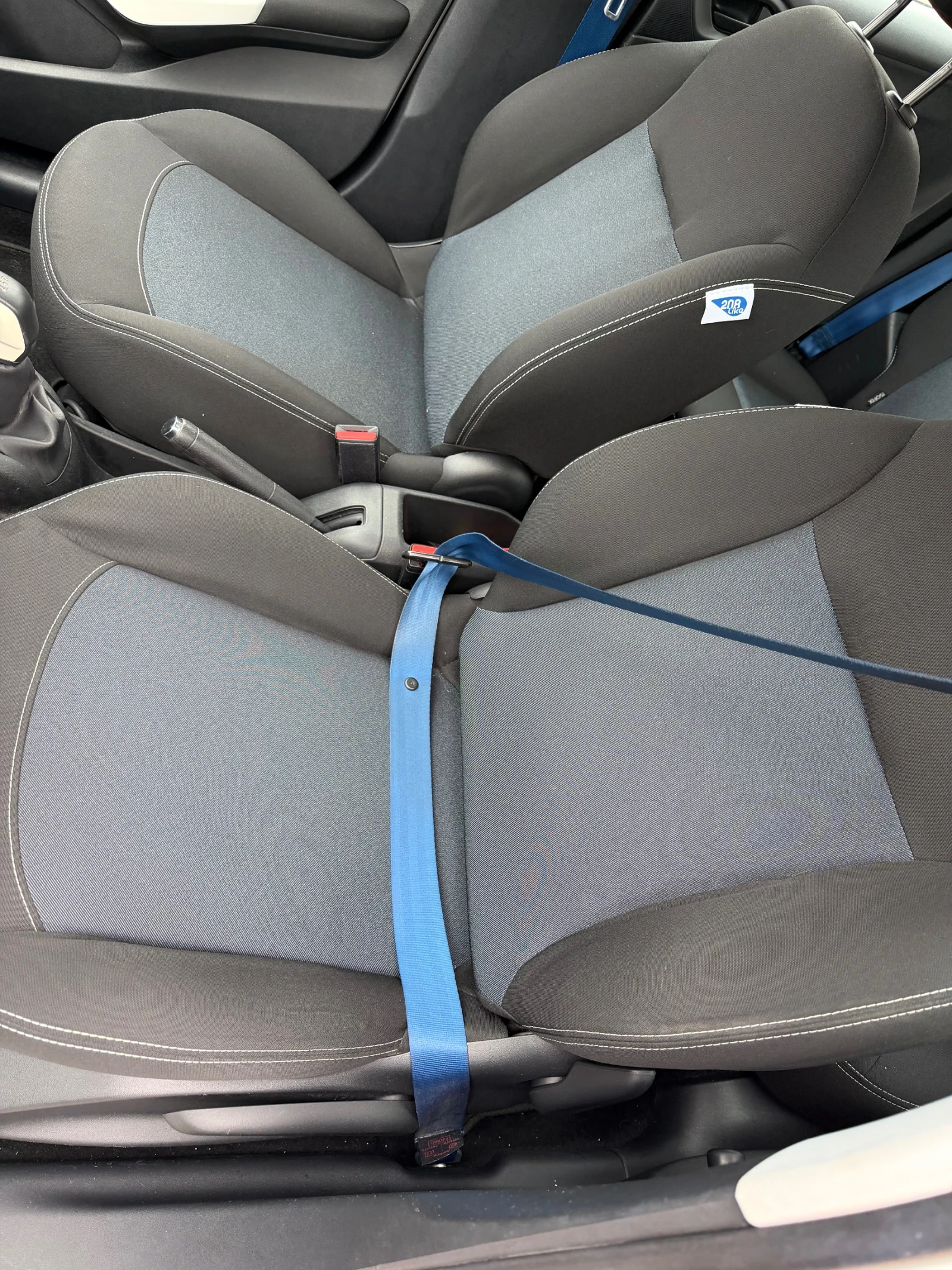 Peugeot 208, снимка 7 - Автомобили и джипове - 54295607