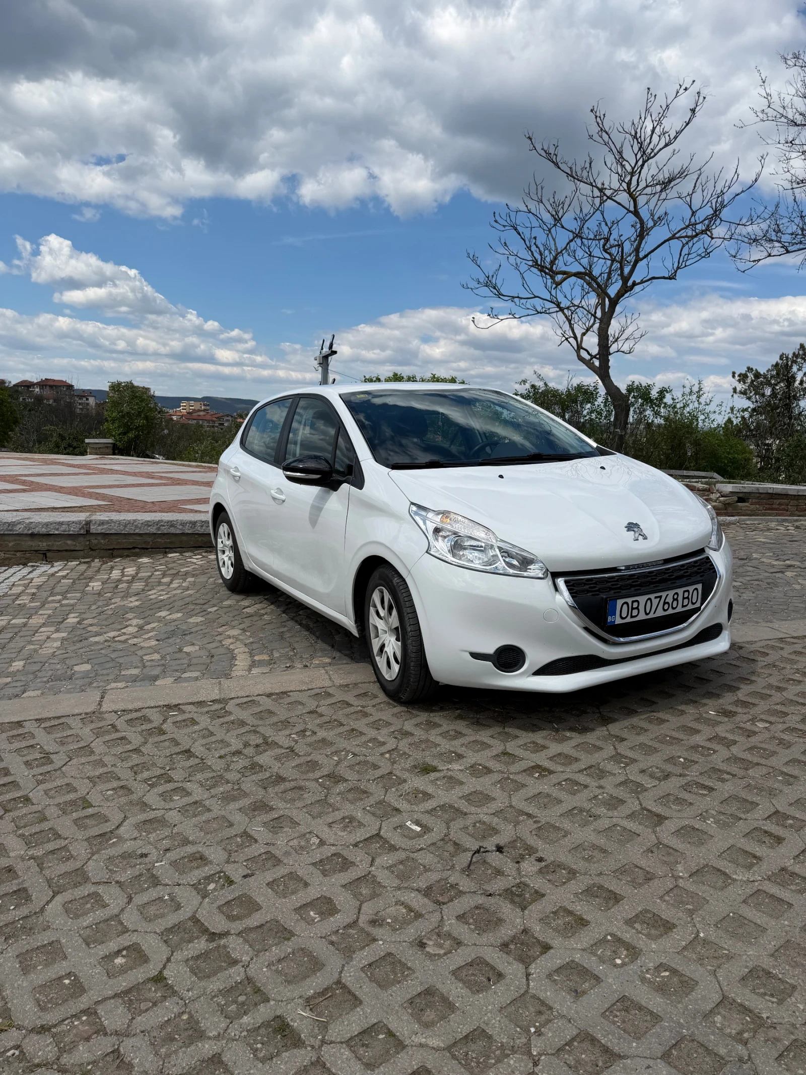 Peugeot 208, снимка 2 - Автомобили и джипове - 54295607