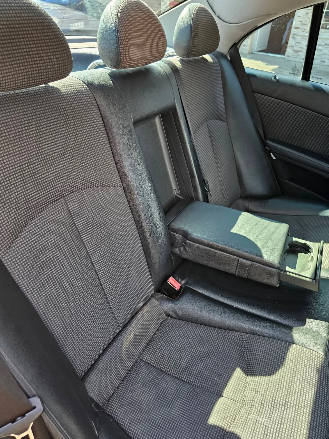 Mercedes-Benz E 220 Avantgarde Full, снимка 11 - Автомобили и джипове - 54672947