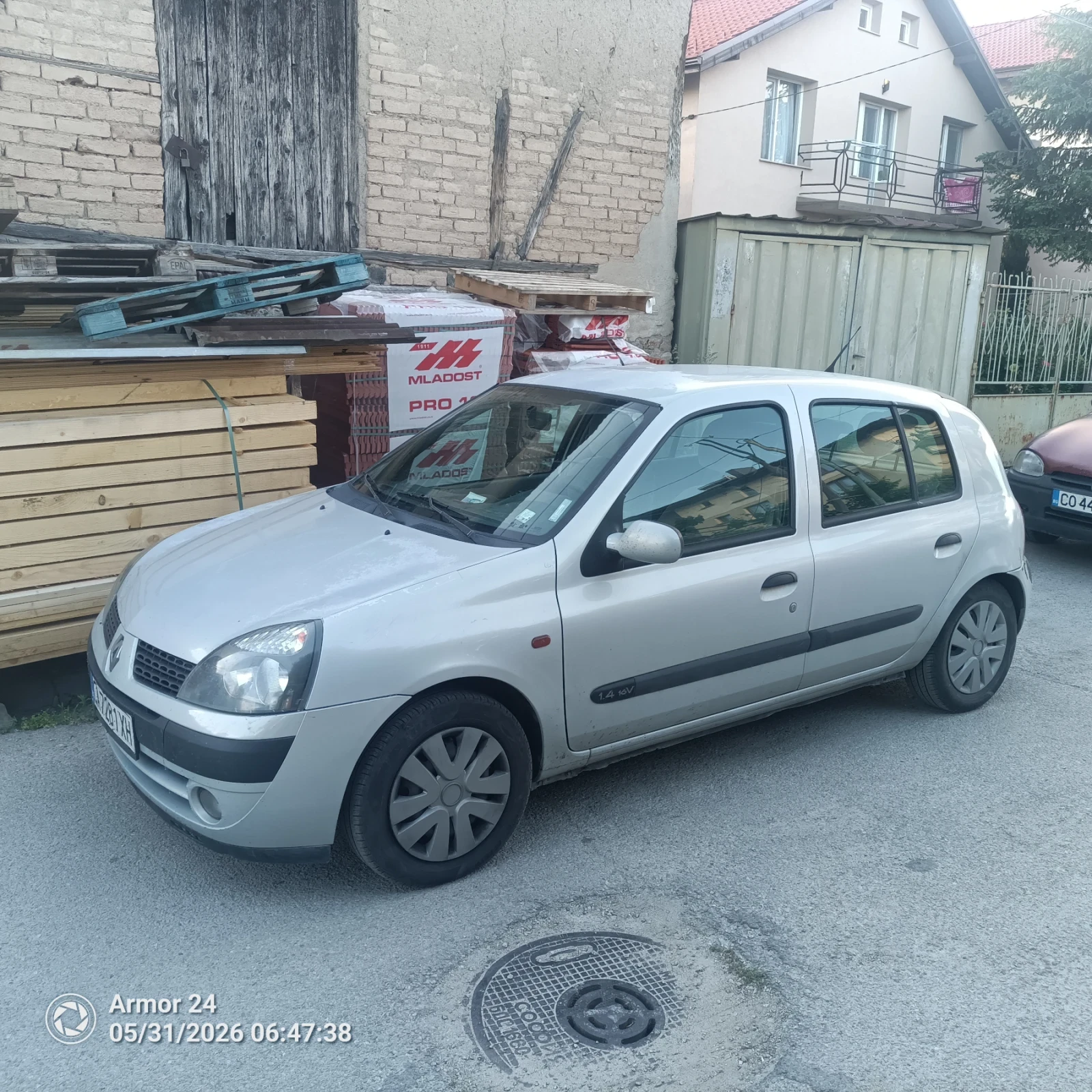 Renault Clio, снимка 2 - Автомобили и джипове - 54726525