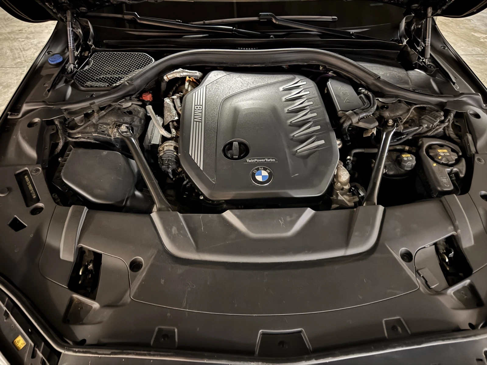 BMW 740 дизелов хибрид, снимка 14 - Автомобили и джипове - 54802205