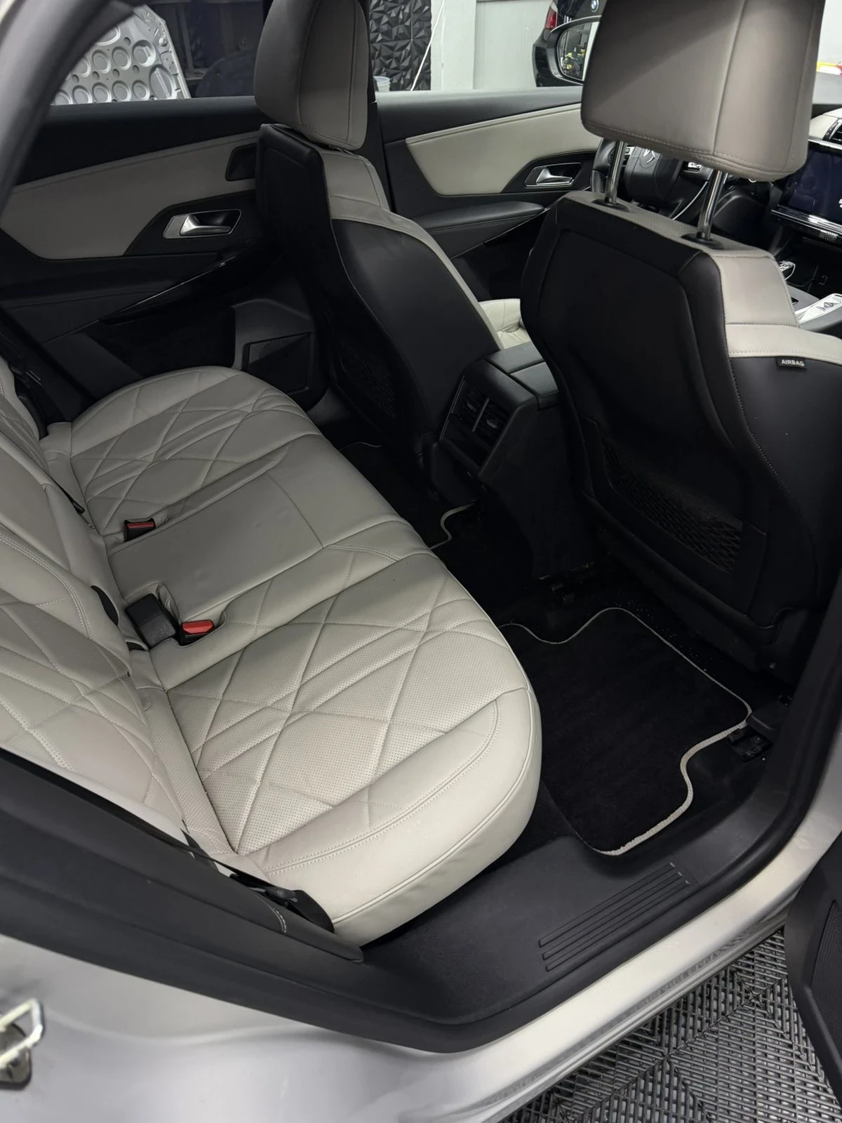 DS DS 7 Esprit de voyage (лимитирана серия)BlueHdi 1.5, снимка 9 - Автомобили и джипове - 55514811
