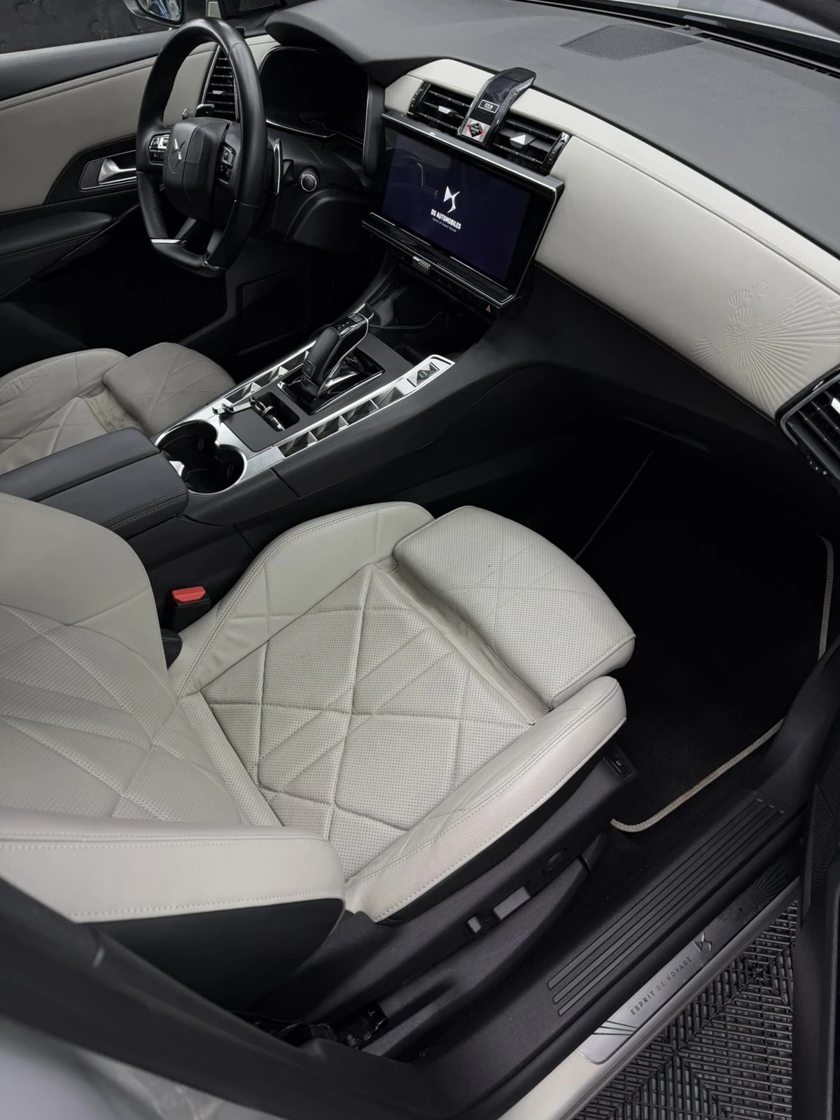 DS DS 7 Esprit de voyage (лимитирана серия)BlueHdi 1.5, снимка 11 - Автомобили и джипове - 55514811