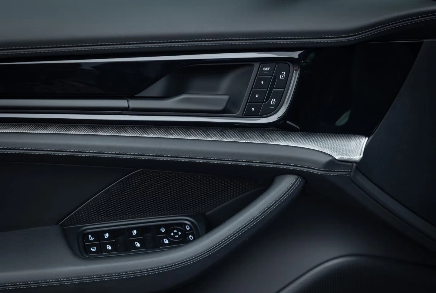 Porsche Panamera 4S E-HYBRID / HUD / BOSE / 360 / MATRIX / PANO / | Mobile.bg � ����������� 9