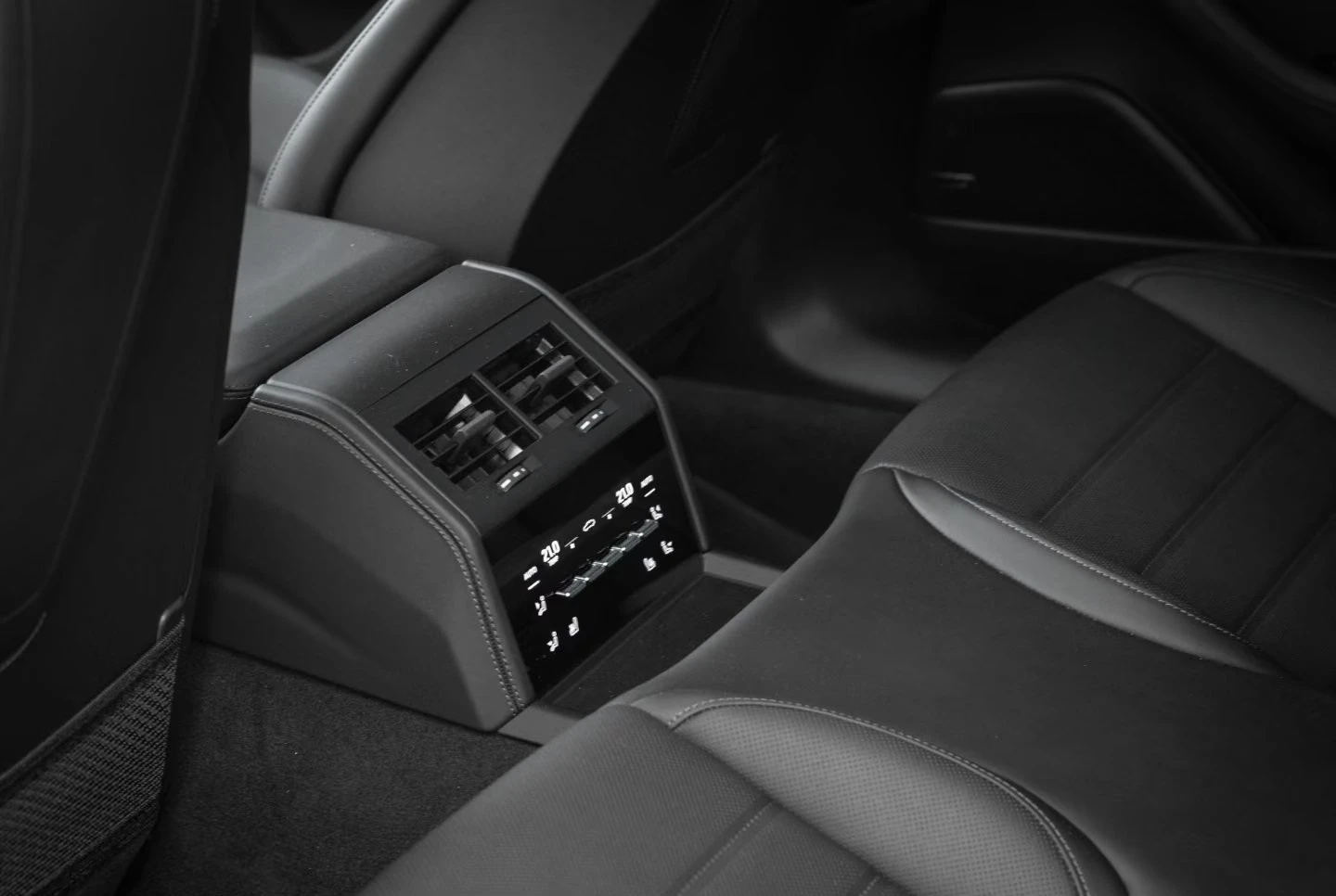 Porsche Panamera 4S E-HYBRID / HUD / BOSE / 360 / MATRIX / PANO / | Mobile.bg � ����������� 17