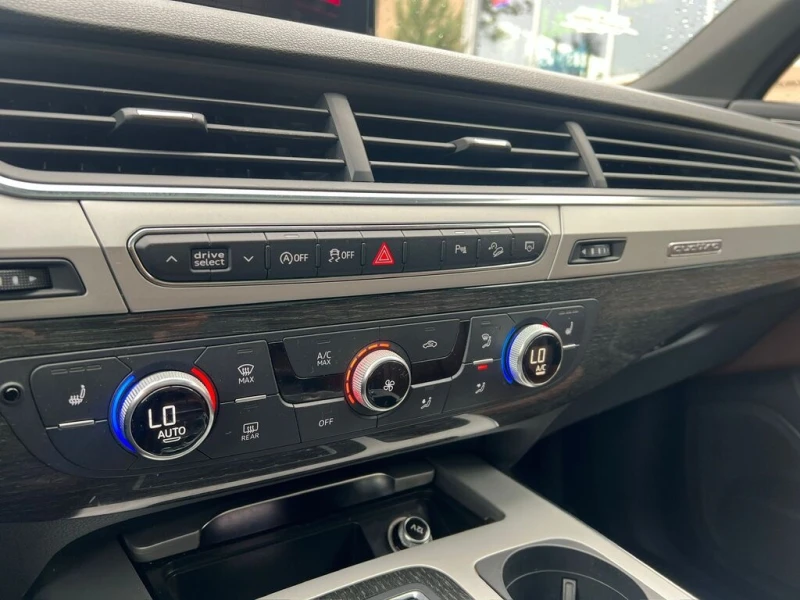 Audi Q7 * PREMIUM 45 TFSI quattro * CARFAX * ЦЕНА ДО БГ, снимка 13 - Автомобили и джипове - 52879783