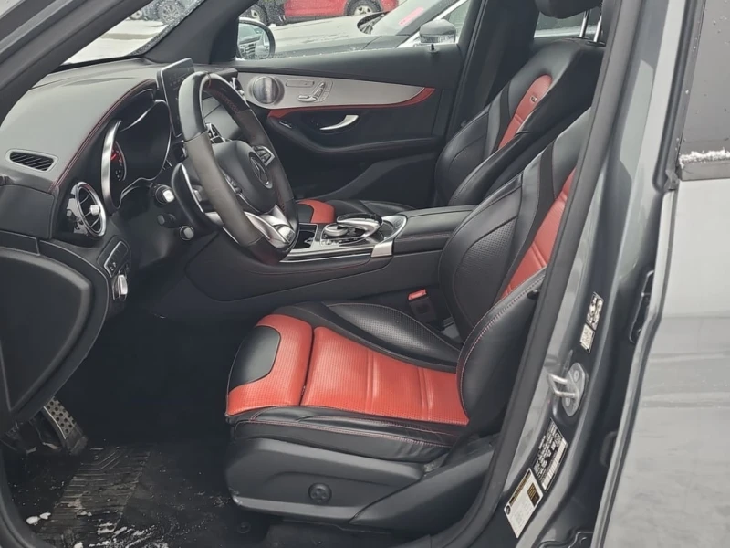 Mercedes-Benz GLC 63 AMG * S * CARFAX * БЕЗ ПЪРВОНАЧАЛНА ВНОСКА, снимка 5 - Автомобили и джипове - 52903426