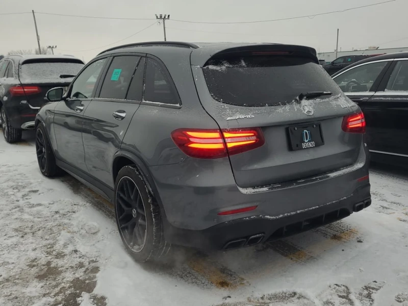 Mercedes-Benz GLC 63 AMG * S * CARFAX * БЕЗ ПЪРВОНАЧАЛНА ВНОСКА, снимка 4 - Автомобили и джипове - 52903426