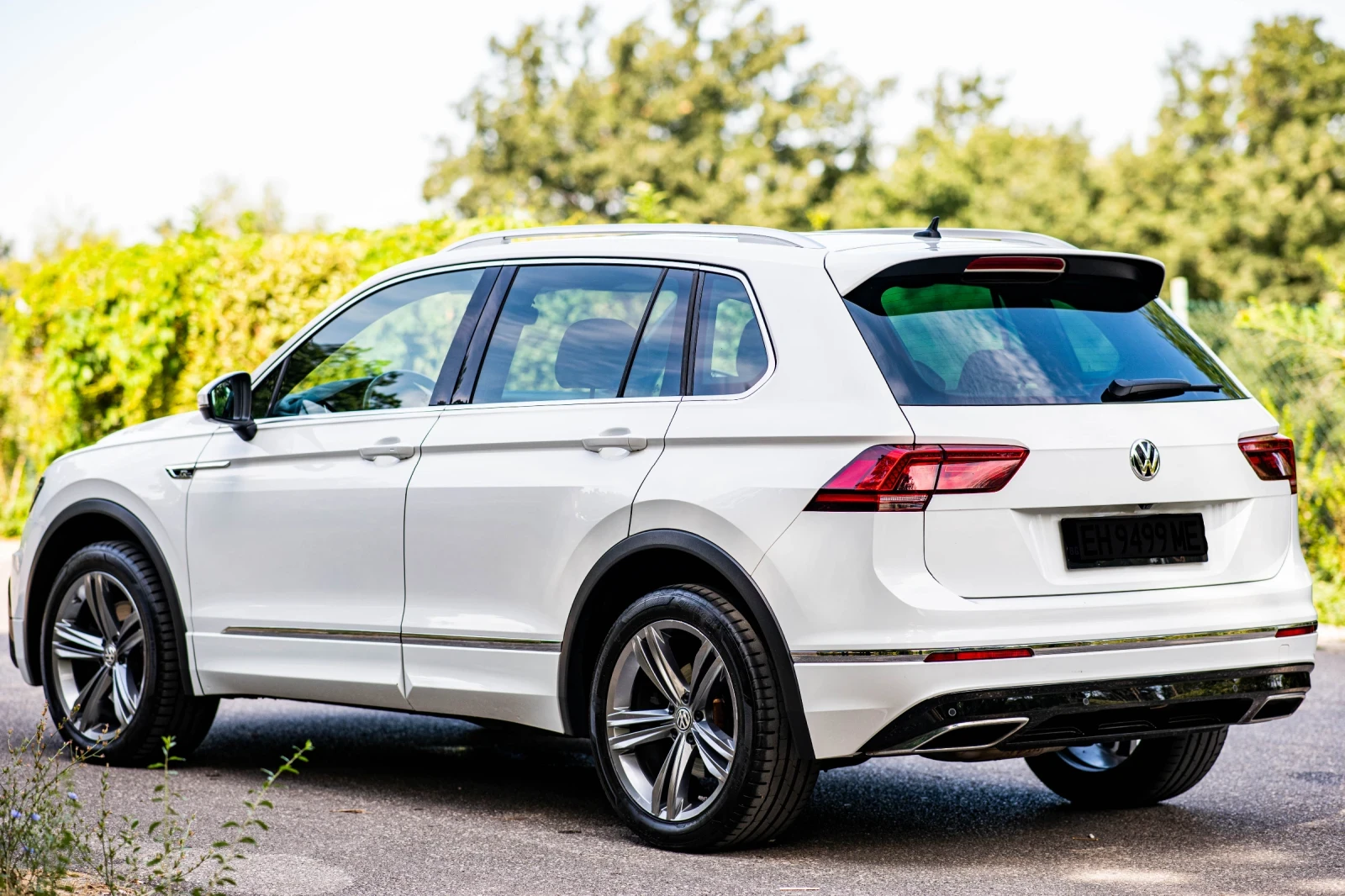 VW Tiguan R-Line /4Motion /360 Camera /Distronic /Dynaudio - изображение 4