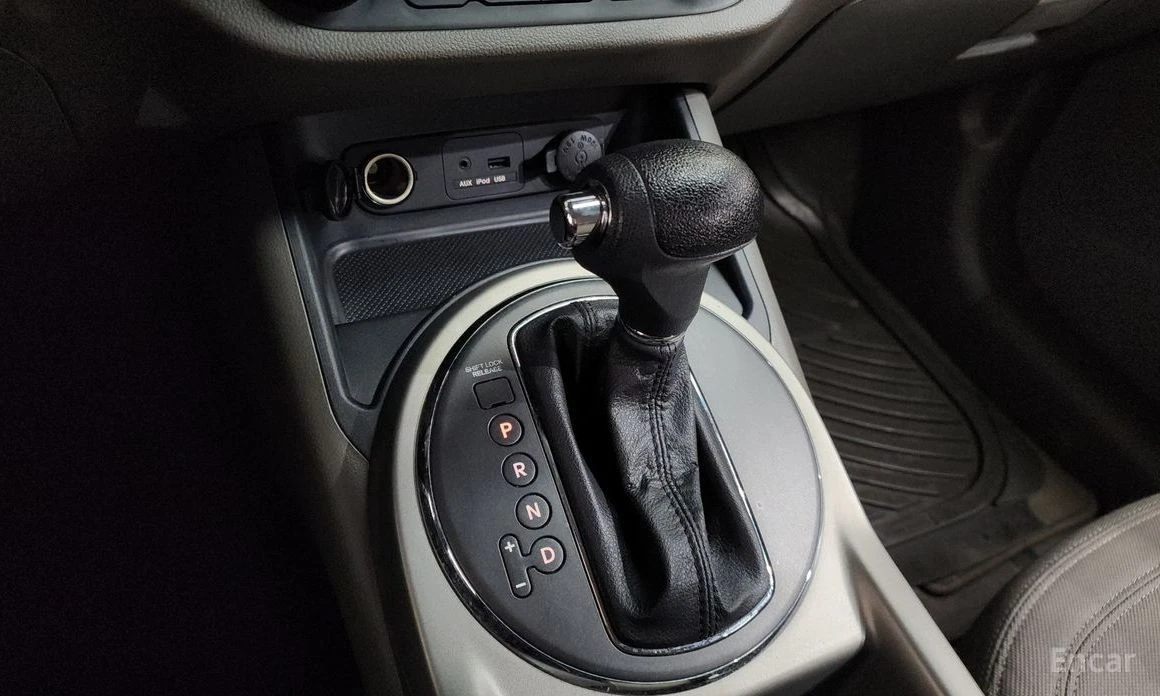 Kia Sportage, снимка 9 - Автомобили и джипове - 53864892