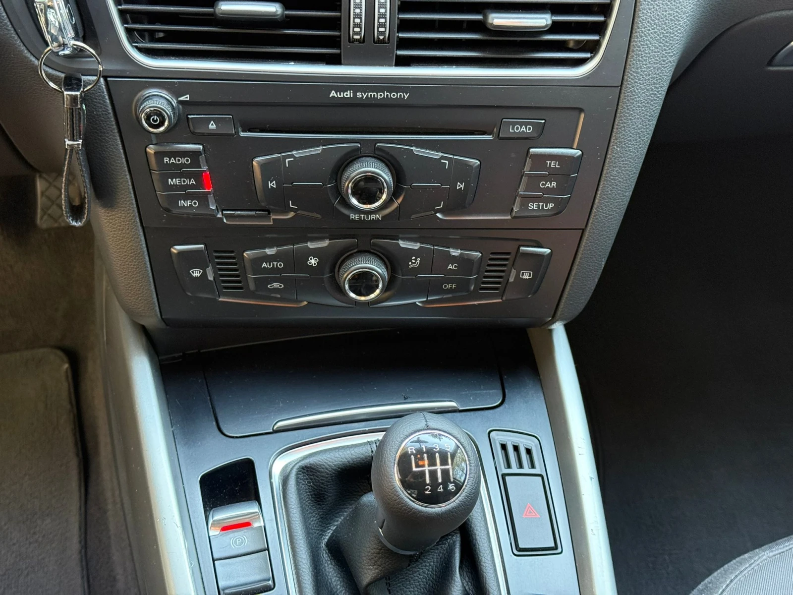 Audi Q5 НАПЪЛНО ОБСЛУЖЕНА 2, 0D НАВИ АНДРОИД CARPLAY, снимка 15 - Автомобили и джипове - 54251590