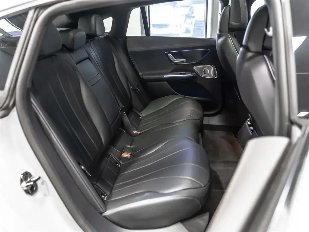 Mercedes-Benz EQE EQE 350+ Premium | Burmester | Distronic | Pano | , снимка 13 - Автомобили и джипове - 55053501
