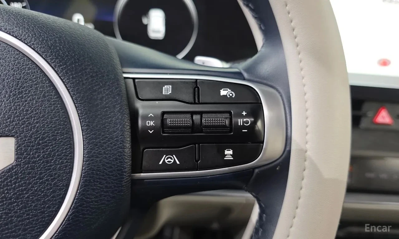 Kia Sportage Diesel Signature| ОБДУХ| HUD| PANO| 360| , снимка 16 - Автомобили и джипове - 55818201