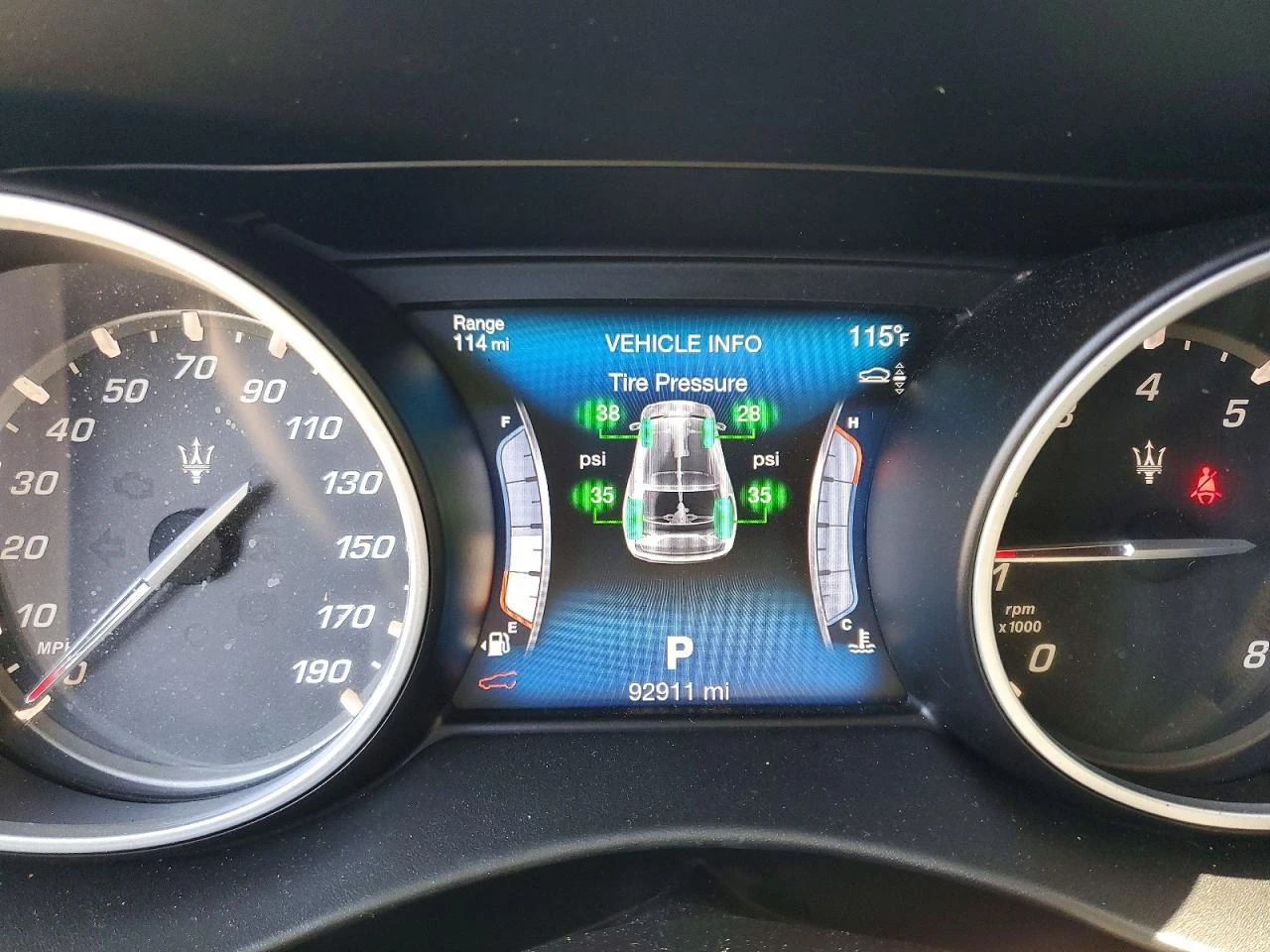 Maserati Levante LUXURY, снимка 10 - Автомобили и джипове - 56209089