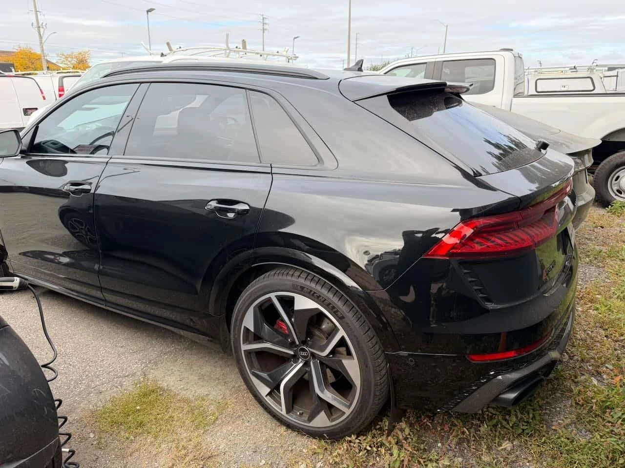 Audi RSQ8 / АЛКАНТАРА / ДИСТРОНИК / ОБДУХВАНЕ / АВТОКРЕДИТ, снимка 2 - Автомобили и джипове - 56262307