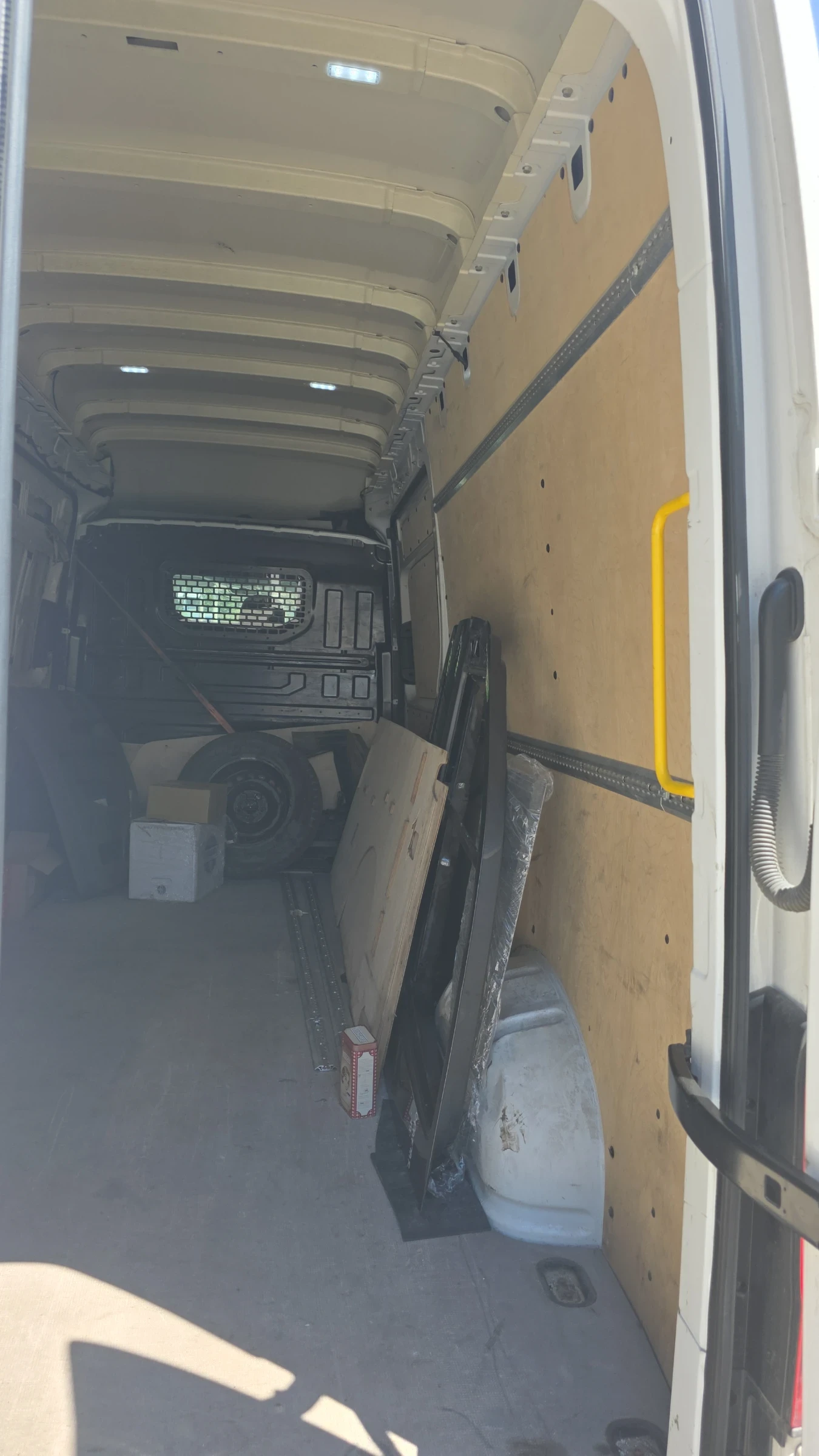 VW Crafter E6 надстроика , снимка 6 - Бусове и автобуси - 52520625