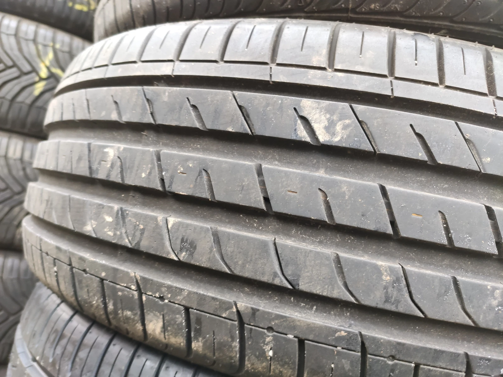 Гуми Летни 225/45R19, снимка 4 - Гуми и джанти - 54655565