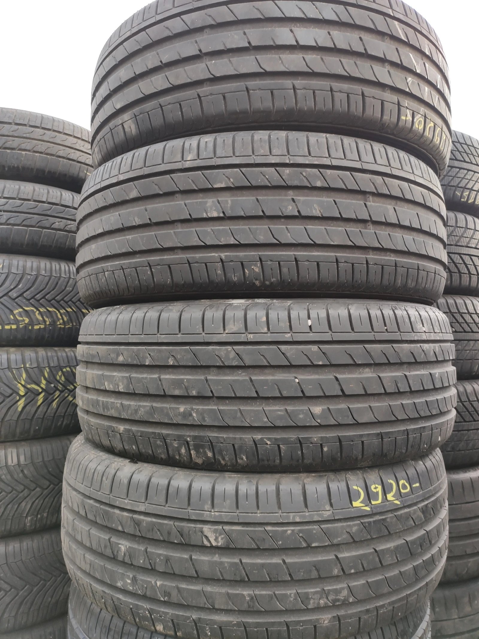 Гуми Летни 225/45R19, снимка 5 - Гуми и джанти - 54655565