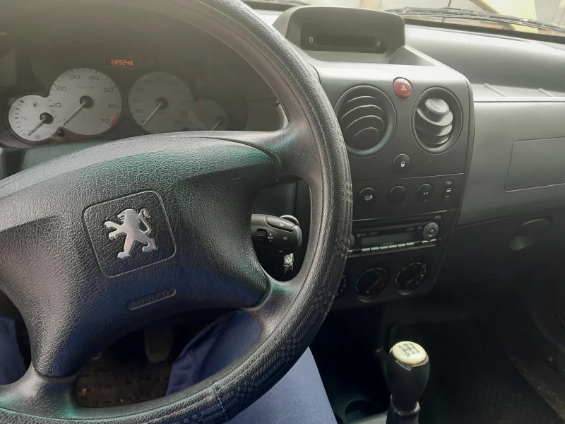 Peugeot Partner 1.6 БЕНЗИН-ГАЗ, снимка 9 - Автомобили и джипове - 48021162