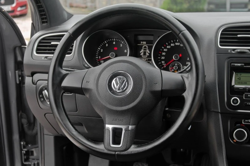 VW Golf 1.2 TSI новия мотор, снимка 9 - Автомобили и джипове - 47088308