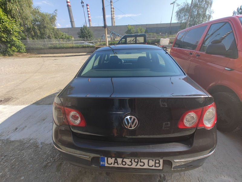 VW Passat, снимка 5 - Автомобили и джипове - 46239710