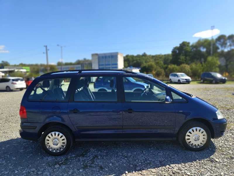 VW Sharan 2.0 Бензин - 7 места , снимка 8 - Автомобили и джипове - 47408290