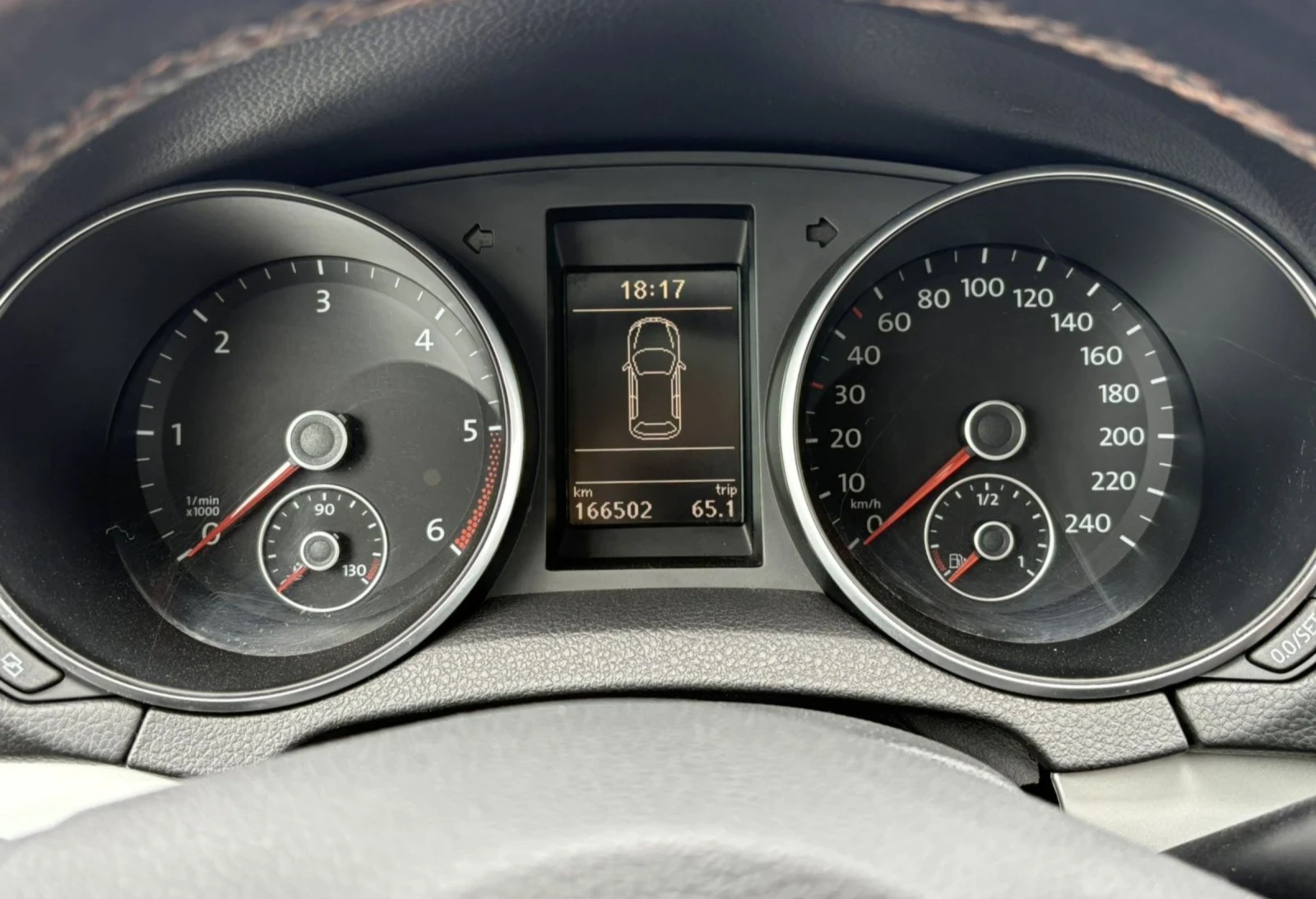 VW Golf EXCLUSIVE  - изображение 10